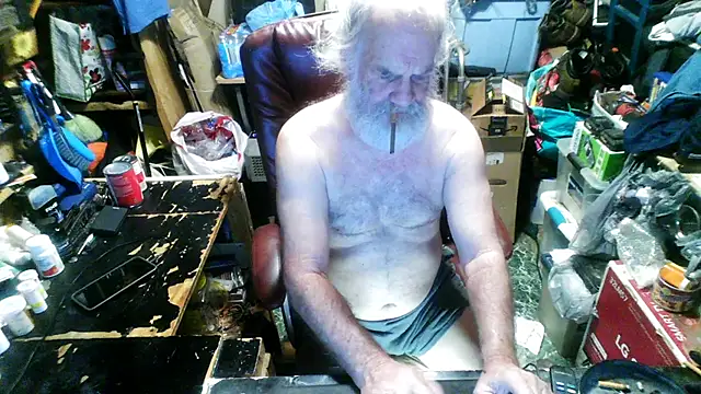 russtee online show from December 17, 2025, 10:16 pm