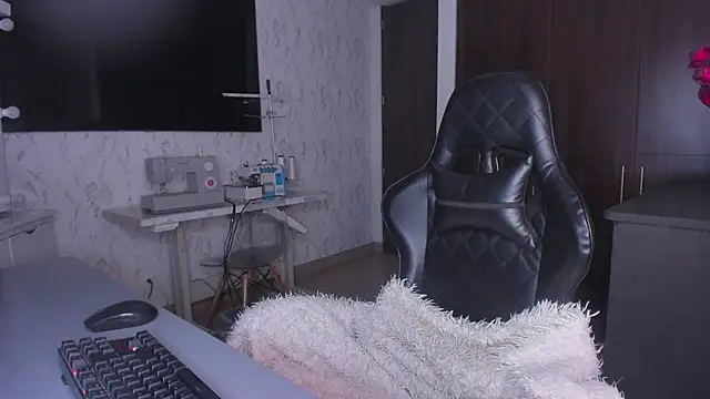 Lisegg  online show from December 13, 2024, 12:06 pm