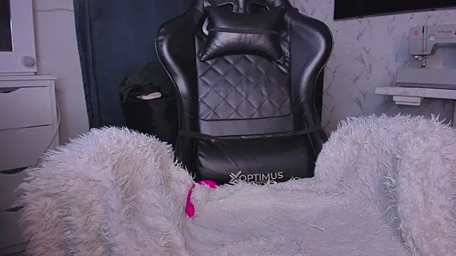 Lisegg  online show from February 5, 2025, 8:04 pm