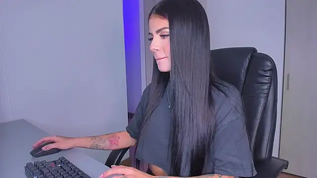 Lisegg  online show from March 10, 2025, 8:56 pm