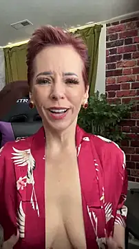 Snapshot of RubyLynne chatting on April 4, 2026, 9:01 pm RubyLynne online show from April 4, 2026, 9:01 pm