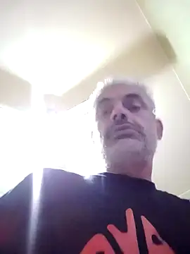 dammilano33 online show from September 12, 2025, 10:32 pm