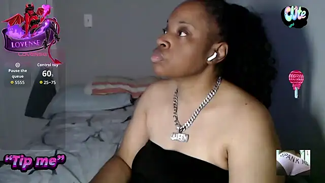 Sexymona1218 online show from November 13, 2025, 6:29 pm