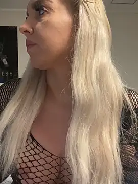 Snapshot of MIA-XXX chatting on October 9, 2025, 1:58 am MIA-XXX online show from October 9, 2025, 1:58 am