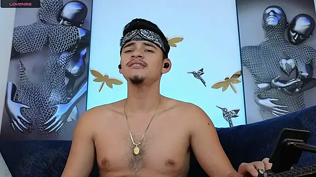 Snapshot of VikoHands chatting on January 18, 2025, 5:15 pm VikoHands online show from January 18, 2025, 5:15 pm