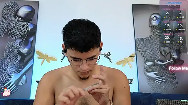 Snapshot of VikoHands chatting on February 19, 2025, 8:20 pm VikoHands online show from February 19, 2025, 8:20 pm