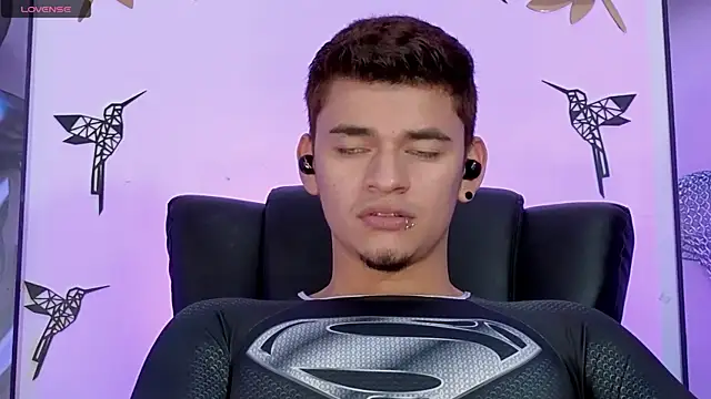 Snapshot of VikoHands chatting on March 22, 2025, 1:00 am VikoHands online show from March 22, 2025, 1:00 am