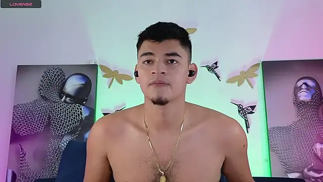 Snapshot of VikoHands chatting on October 14, 2025, 10:43 pm VikoHands online show from October 14, 2025, 10:43 pm