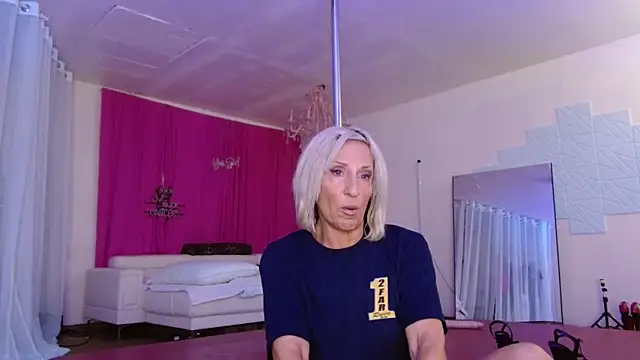 Snapshot of Sweet-Ginger chatting on October 12, 2025, 3:55 pm Sweet-Ginger online show from October 12, 2025, 3:55 pm