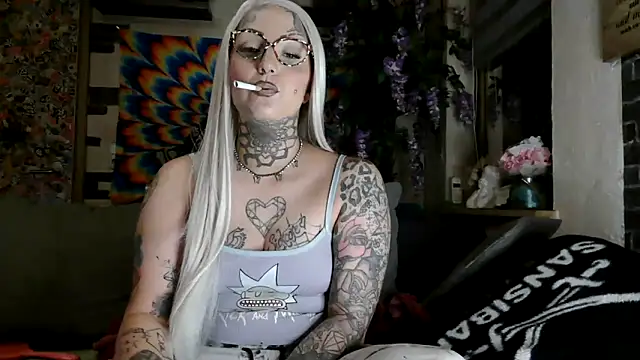 Snapshot of RoxxyInk chatting on September 28, 2025, 10:15 pm RoxxyInk online show from September 28, 2025, 10:15 pm