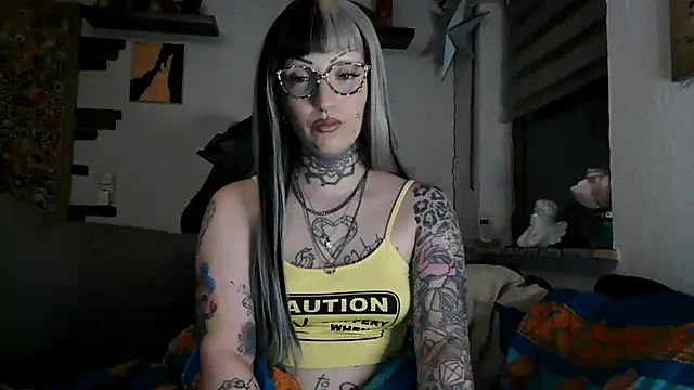 RoxxyInk online show from June 7, 2026, 10:35 pm