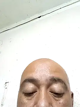 Snapshot of GeorgeVergaGrues chatting on October 26, 2025, 3:34 am GeorgeVergaGrues online show from October 26, 2025, 3:34 am