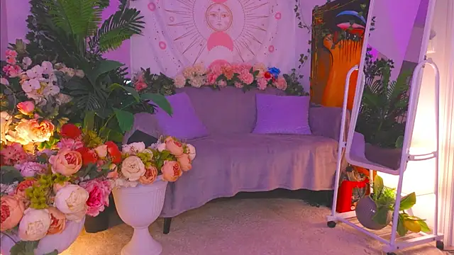 KristaBrooks online show from September 16, 2025, 2:29 pm