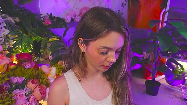 KristaBrooks online show from October 8, 2025, 2:04 pm