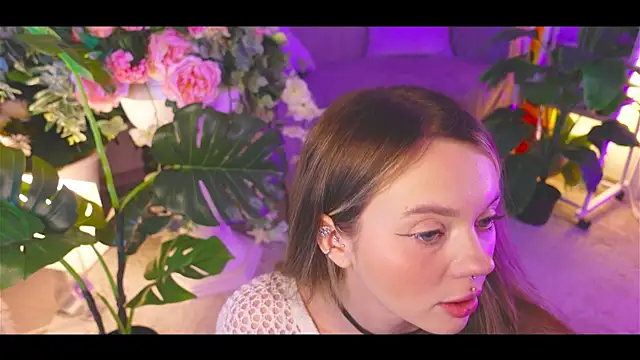 KristaBrooks online show from November 11, 2025, 2:39 pm