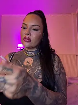  MelinaCurves  online show from April 15, 2026, 10:21 pm