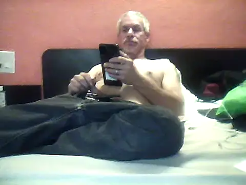 Snapshot of Biknight chatting on December 24, 2024, 10:39 pm Biknight online show from December 24, 2024, 10:39 pm