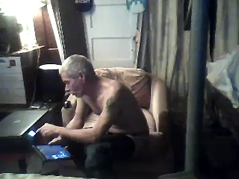 Snapshot of Biknight chatting on January 17, 2025, 11:18 pm Biknight online show from January 17, 2025, 11:18 pm