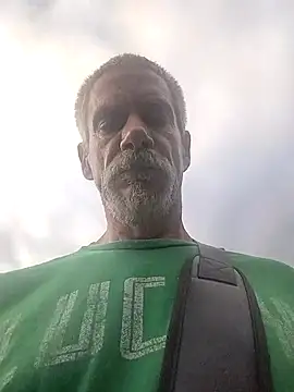 Snapshot of Biknight chatting on October 7, 2025, 9:34 pm Biknight online show from October 7, 2025, 9:34 pm