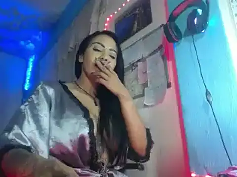 Snapshot of ERIKA-THEDOLL chatting on December 6, 2024, 1:07 am ERIKA-THEDOLL online show from December 6, 2024, 1:07 am