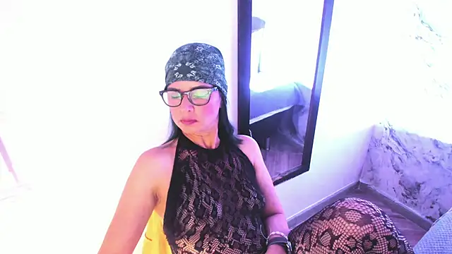 BrianaGarner online show from December 26, 2024, 3:49 am