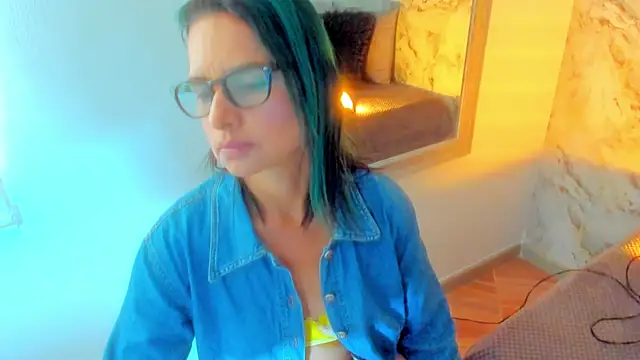 BrianaGarner online show from February 22, 2025, 7:14 pm