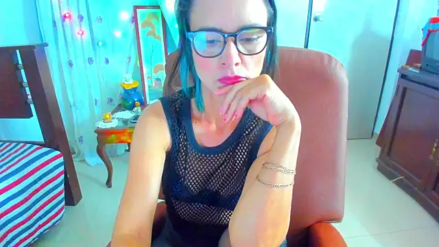 Snapshot of BrianaGarner chatting on February 15, 2026, 8:13 am BrianaGarner online show from February 15, 2026, 8:13 am