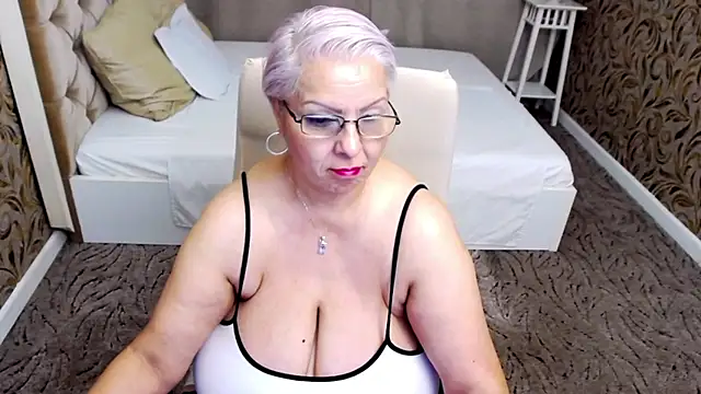 Snapshot of LadyLibely chatting on October 6, 2025, 4:43 am LadyLibely online show from October 6, 2025, 4:43 am