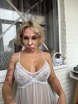 Hotnessi online show from November 9, 2025, 7:28 am