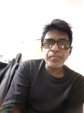 Snapshot of iamkahn_44 chatting on December 18, 2025, 7:09 pm iamkahn 44 online show from December 18, 2025, 7:09 pm