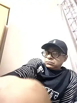 Snapshot of iamkahn_44 chatting on January 13, 2026, 8:03 pm iamkahn 44 online show from January 13, 2026, 8:03 pm