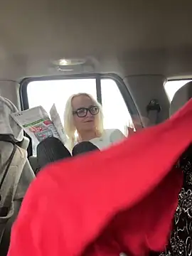 Snapshot of SugarTits199869 chatting on November 1, 2025, 10:01 pm SugarTits199869 online show from November 1, 2025, 10:01 pm