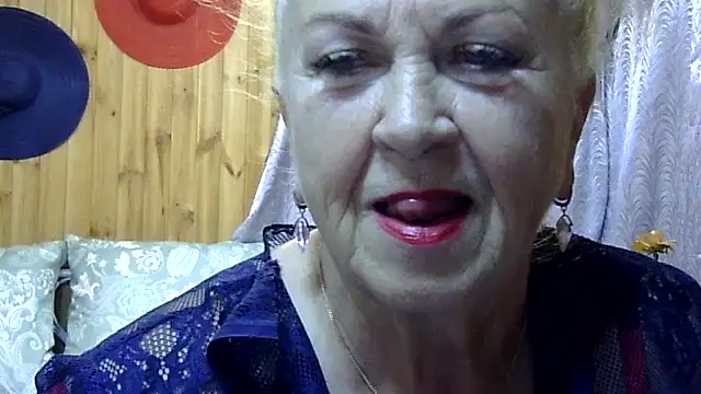 Snapshot of Emma52610 chatting on October 2, 2025, 5:58 am Emma52610 online show from October 2, 2025, 5:58 am