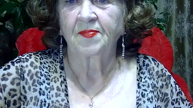 Emma52610 online show from November 28, 2025, 4:31 pm