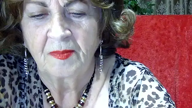 Emma52610 online show from November 30, 2025, 3:27 pm