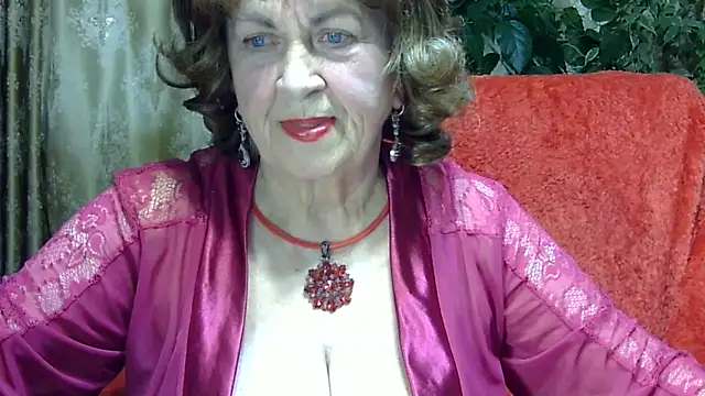 Emma52610 online show from April 7, 2026, 4:07 pm