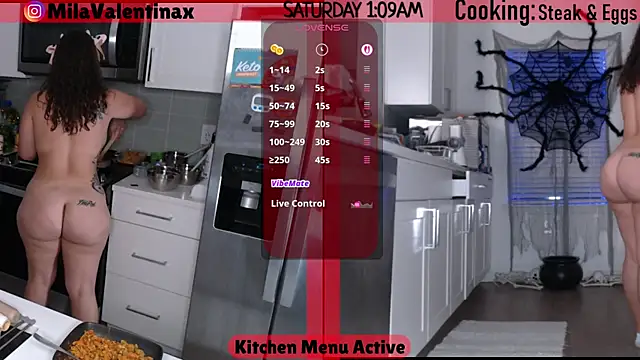 Snapshot of MilaValentina chatting on October 18, 2025, 5:10 am MilaValentina online show from October 18, 2025, 5:10 am