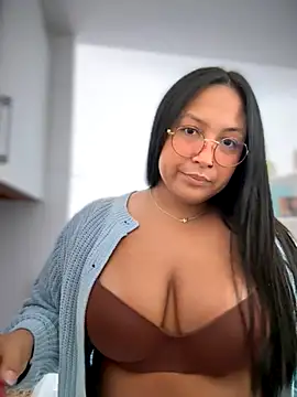 DannaaMeliza online show from October 27, 2025, 10:52 am