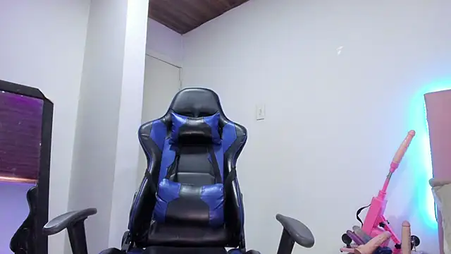 Snapshot of melani_xc chatting on November 7, 2025, 2:28 pm melani xc online show from November 7, 2025, 2:28 pm