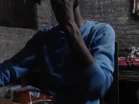 Snapshot of ThethunderPo chatting on October 24, 2025, 12:56 pm ThethunderPo online show from October 24, 2025, 12:56 pm