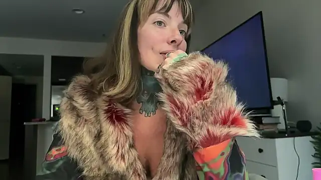 Snapshot of airgeadx chatting on October 21, 2025, 8:20 pm airgeadx online show from October 21, 2025, 8:20 pm