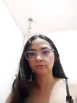 Camilatinass  online show from March 9, 2026, 12:09 pm