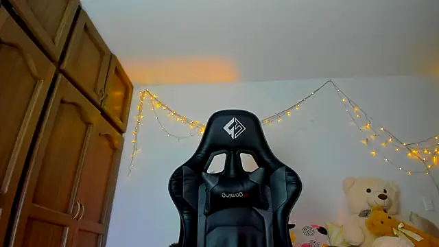 Susan Foxx online show from January 4, 2025, 11:17 pm