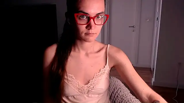 Snapshot of EvelynGG chatting on May 10, 2026, 9:58 am EvelynGG online show from May 10, 2026, 9:58 am