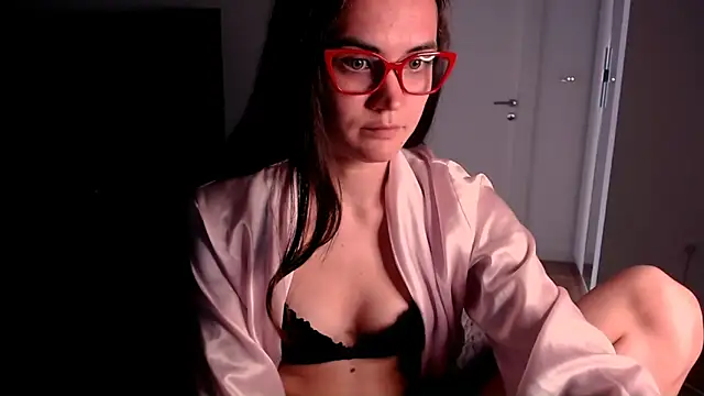 Snapshot of EvelynGG chatting on May 19, 2026, 11:27 am EvelynGG online show from May 19, 2026, 11:27 am
