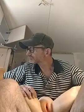 ROBERT0516 online show from November 15, 2025, 1:18 pm