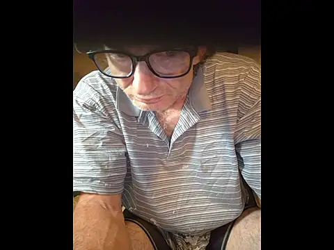 ROBERT0516 online show from July 4, 2026, 5:35 am