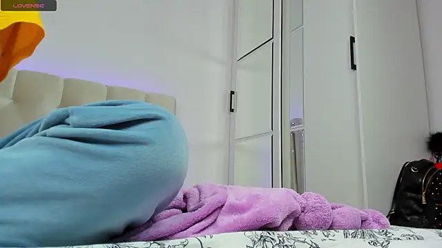 YourWildDestiny online show from December 3, 2024, 5:23 pm