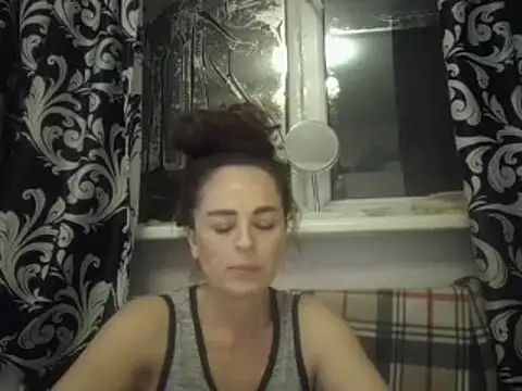 LindaStarS online show from March 16, 2025, 5:17 pm