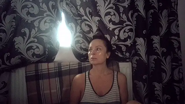 LindaStarS online show from November 16, 2025, 6:08 am